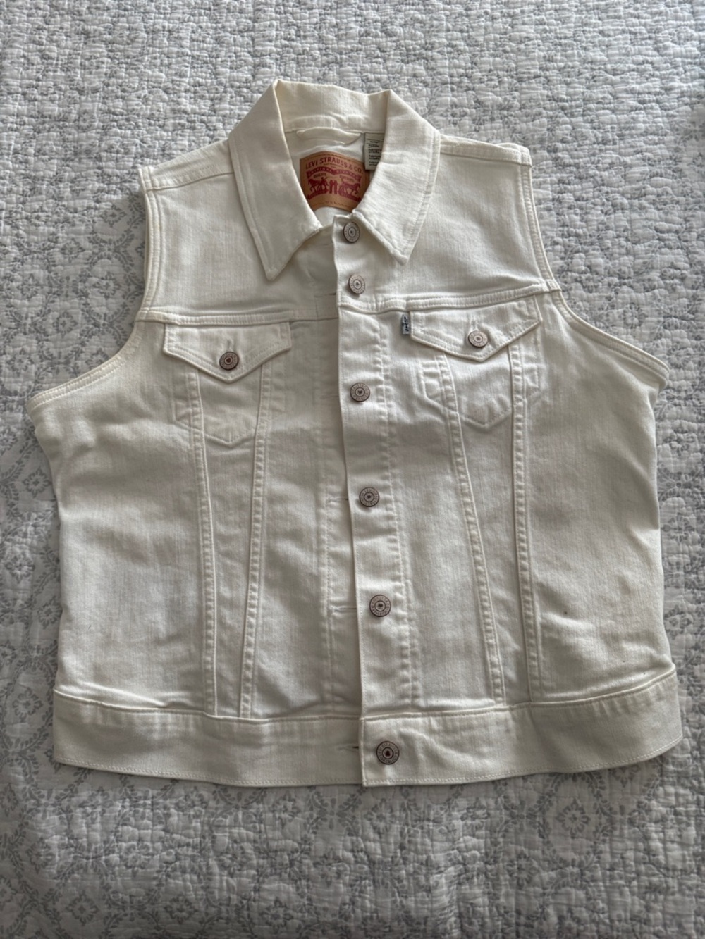 Levi's White Denim Vest with Tan Leather Logo Patch